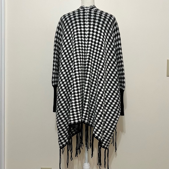 Metric New York Knits Houndstooth Cardigan - Picture 7 of 10